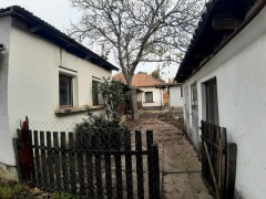  2 generációs családi ház eladó, ára 49.3 M Ft